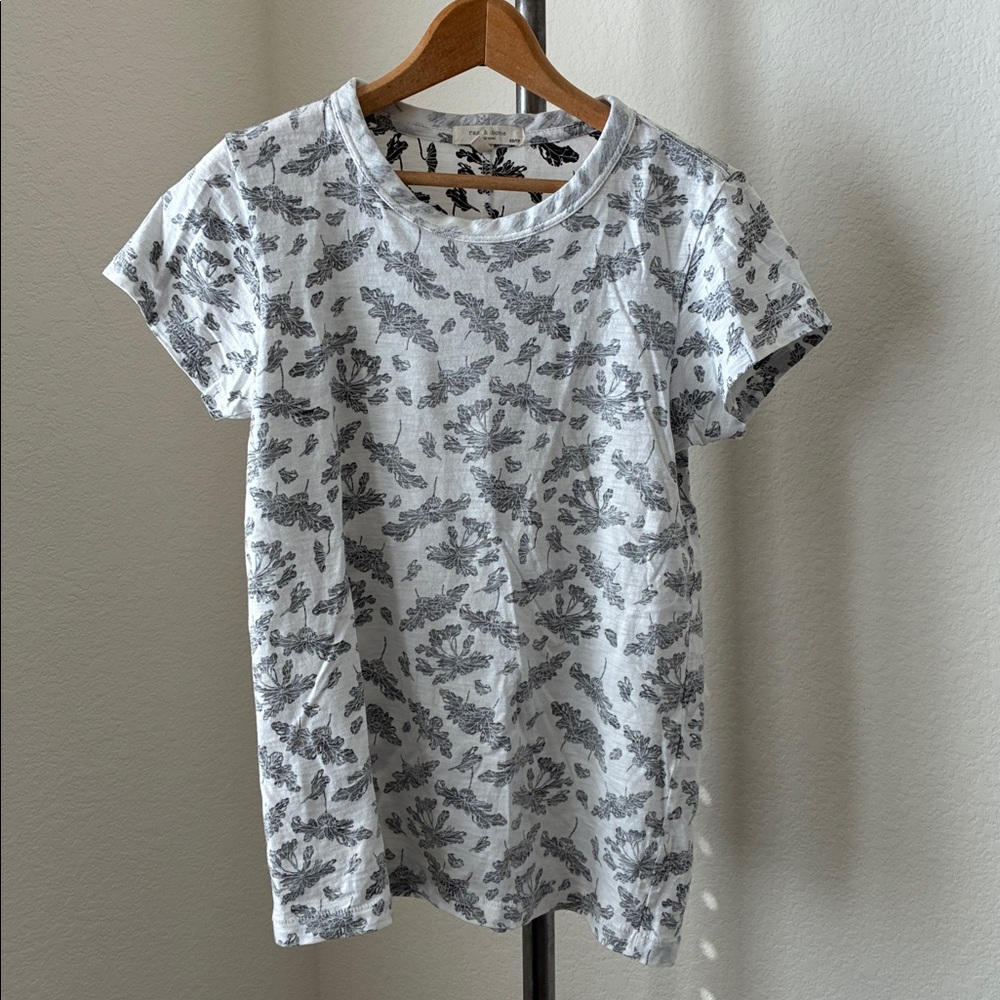 rag & bone sz XS black and white floral leaf slub tee 100% Organic Pima Cotton